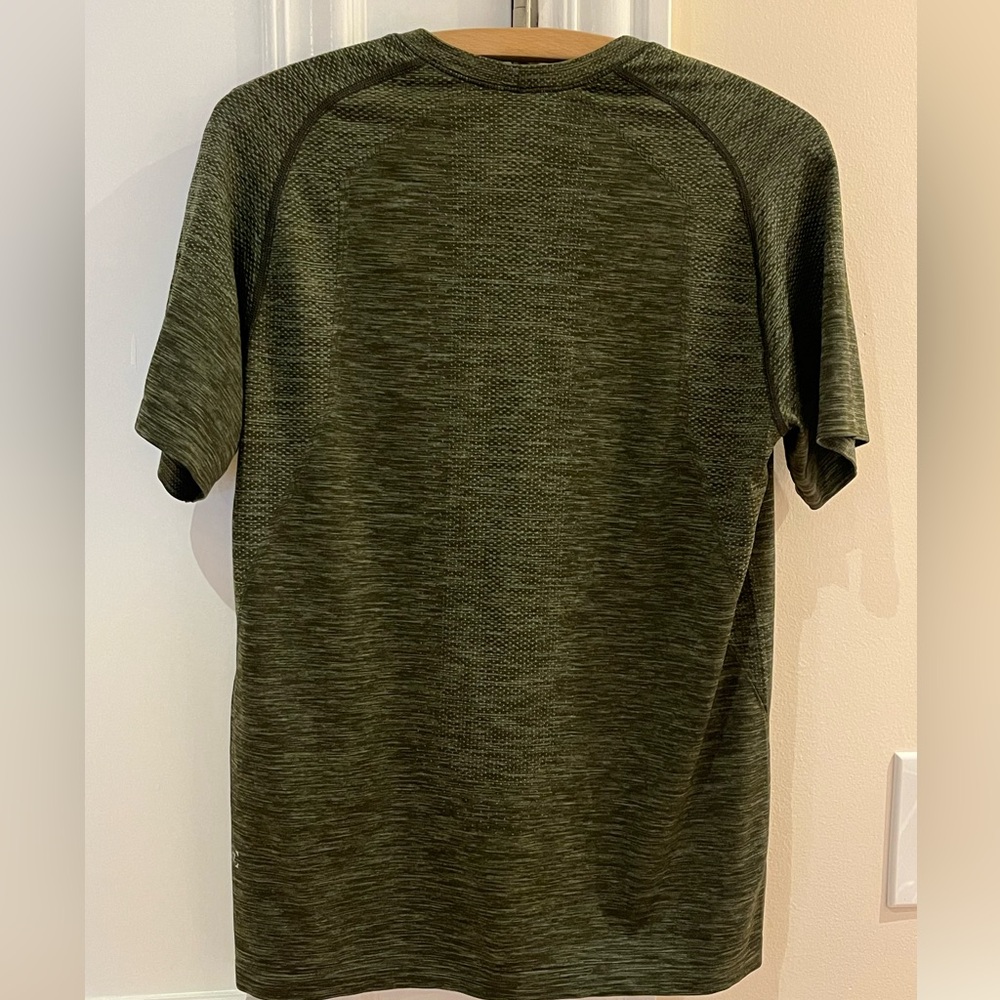 LULULEMON Mens Metal Vent Tech Short Sleeve Shirt Green Twill Dark Olive Sz S